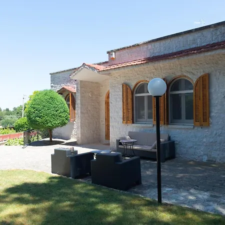 Dei Pini With Exclusive Pool Villa *